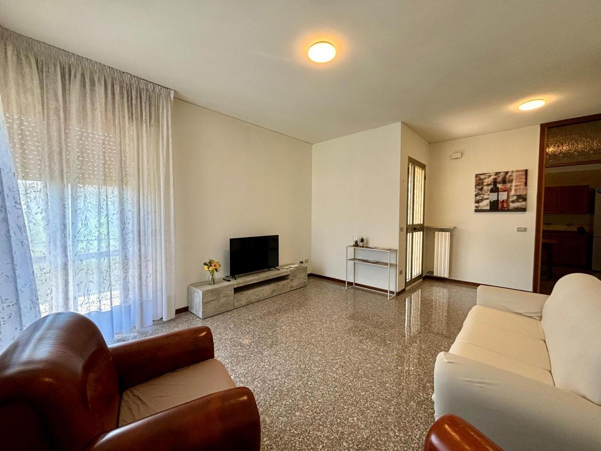 Casa Aurelio 2 Min Dall'Ospedale ネグラール エクステリア 写真