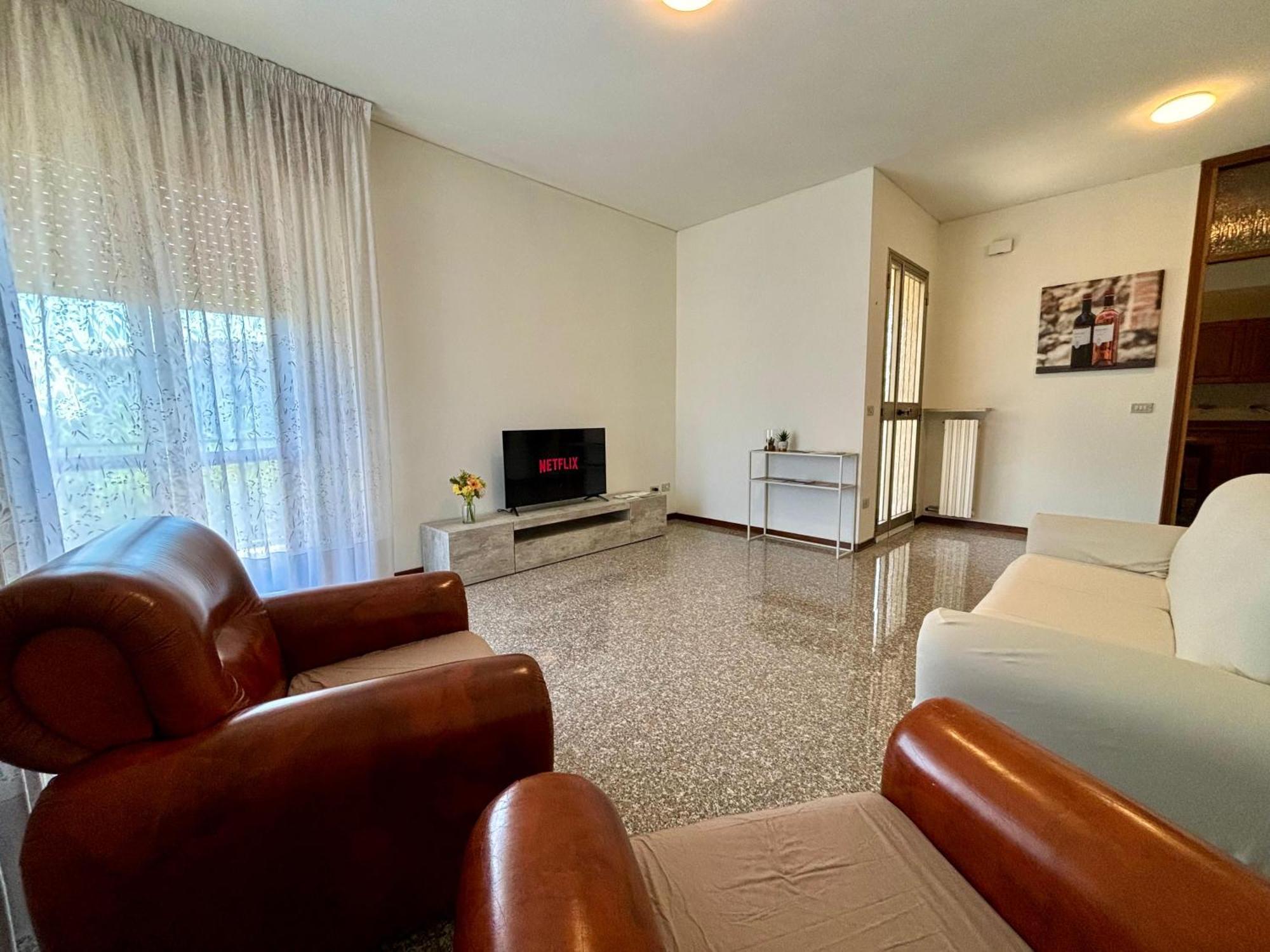 Casa Aurelio 2 Min Dall'Ospedale ネグラール エクステリア 写真
